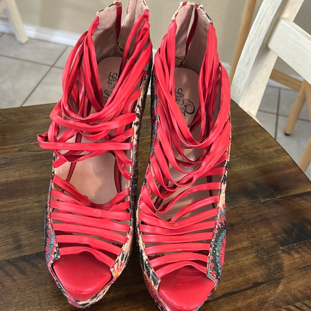 Red peacock platform heels size 38.5